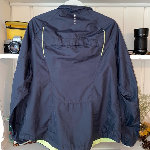 Windbreaker with lime green details - Picture 2 of 2